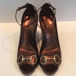 Gucci Bronze Brown Peep-Toe Slingback Heels with Gold Horsebit